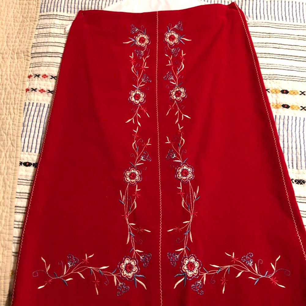 Pretty embroidered skirt